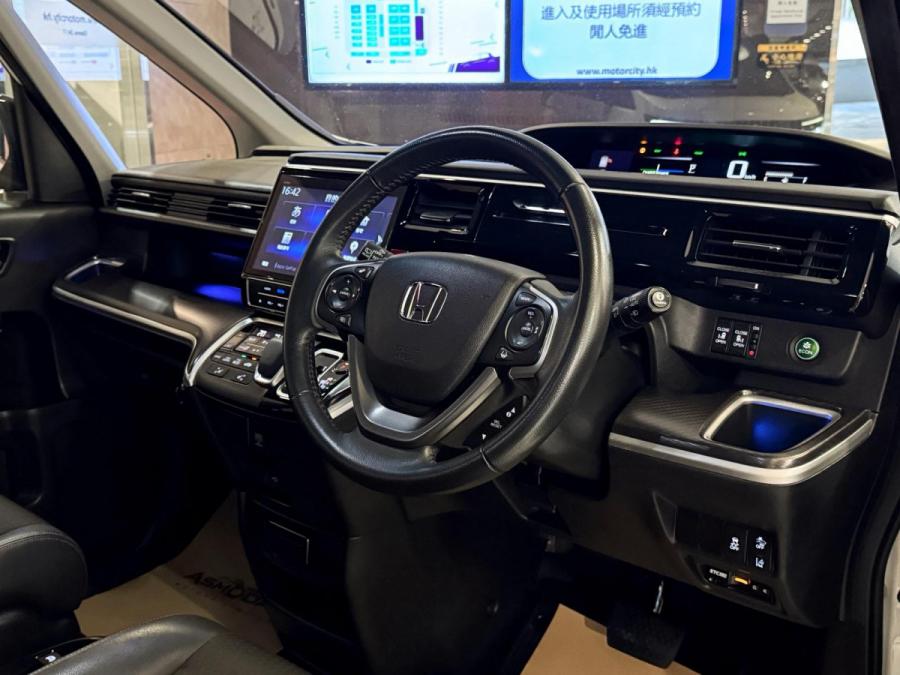 Stepwgn e:HEV Ex Black Style - Image 3